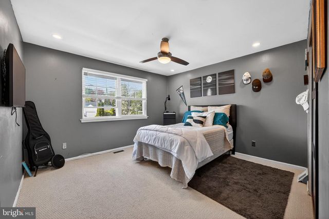 100 MICHAEL RD, Southampton, PA 18966