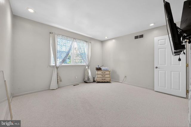 100 MICHAEL RD, Southampton, PA 18966