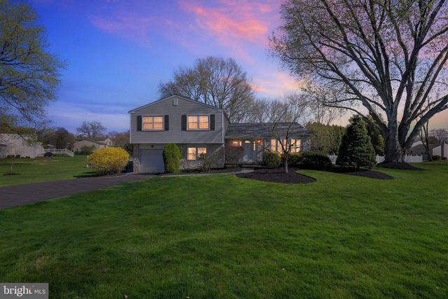 100 MICHAEL RD, Southampton, PA 18966