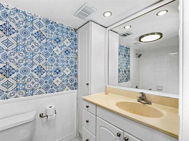 2950 N Palm Aire Drive 506, Pompano Beach, FL 33069