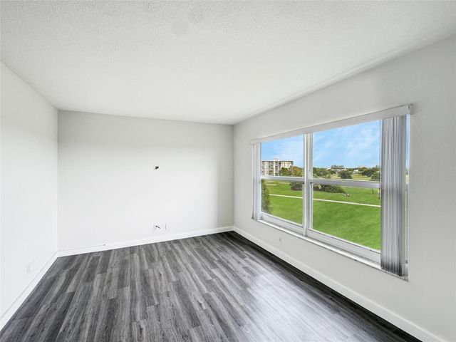 2950 N Palm Aire Drive 506, Pompano Beach, FL 33069