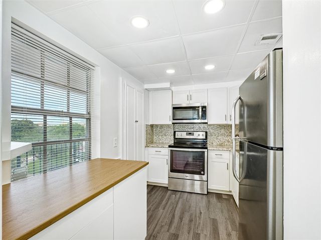 2950 N Palm Aire Drive 506, Pompano Beach, FL 33069
