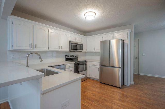 13567 W 58th Terrace, Shawnee, KS 66216