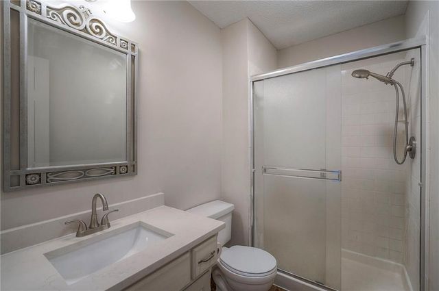 13567 W 58th Terrace, Shawnee, KS 66216