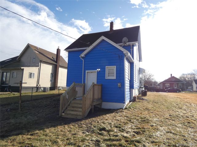 81 Fessenden Street, Mt. Clemens, MI 48043