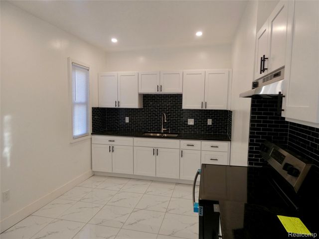 81 Fessenden Street, Mt. Clemens, MI 48043