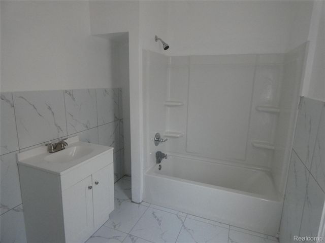 81 Fessenden Street, Mt. Clemens, MI 48043