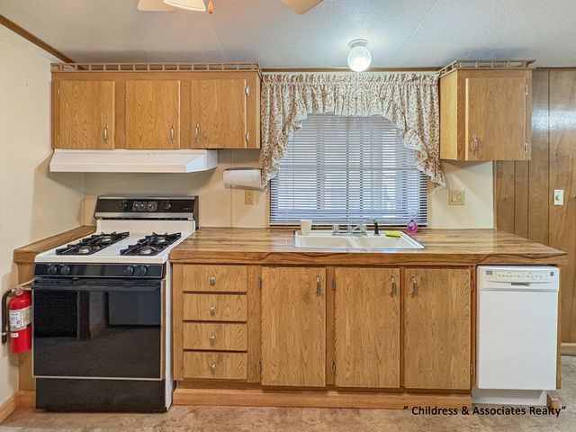 435 S Amber Drive SE, Grand Rapids, MI 49548