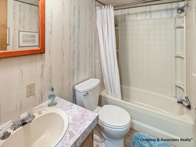 435 S Amber Drive SE, Grand Rapids, MI 49548