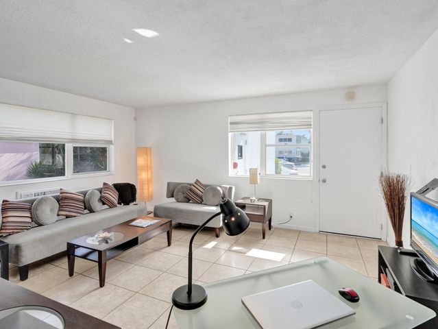 625 Antioch Avenue 110, Fort Lauderdale, FL 33304