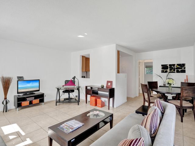 625 Antioch Avenue 110, Fort Lauderdale, FL 33304