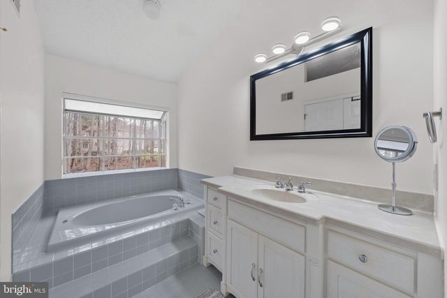32 CORIANDER DRIVE, Princeton, NJ 08540