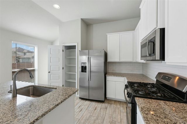 120 Lyndon DR, San Marcos, TX 78666