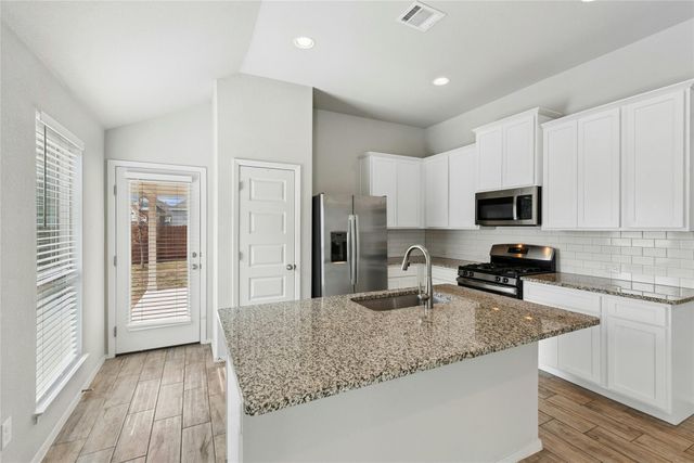 120 Lyndon DR, San Marcos, TX 78666