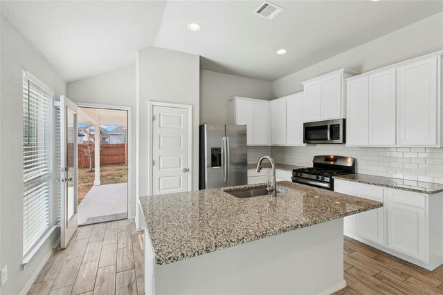 120 Lyndon DR, San Marcos, TX 78666