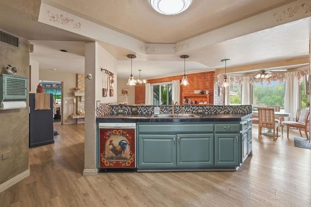 10190 Rayford Drive, Escondido, CA 92026