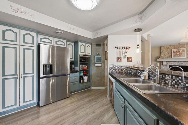 10190 Rayford Drive, Escondido, CA 92026
