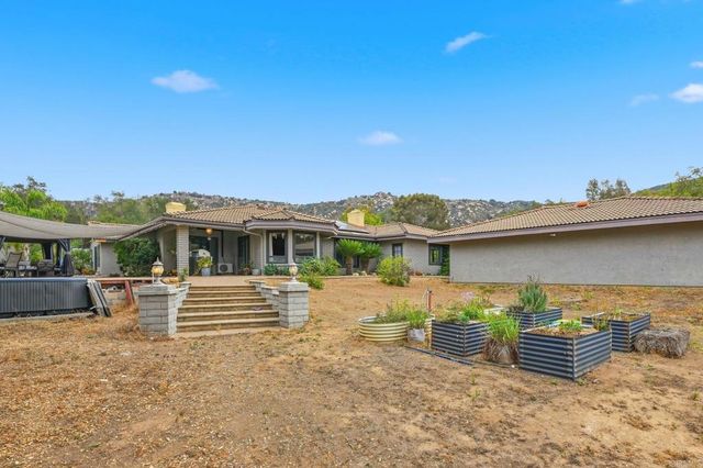 10190 Rayford Drive, Escondido, CA 92026