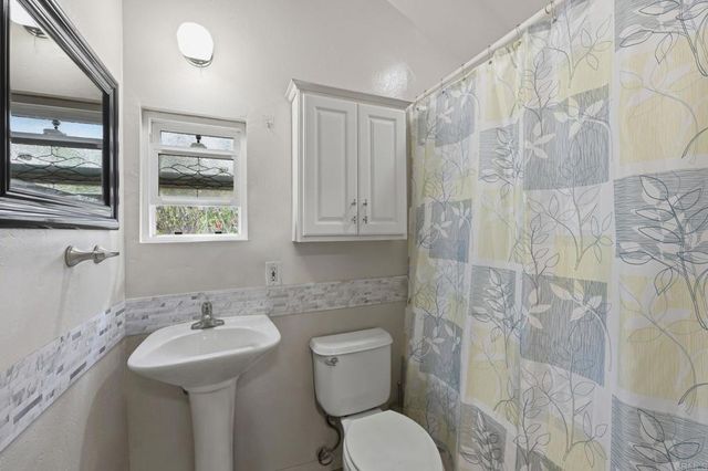 10190 Rayford Drive, Escondido, CA 92026