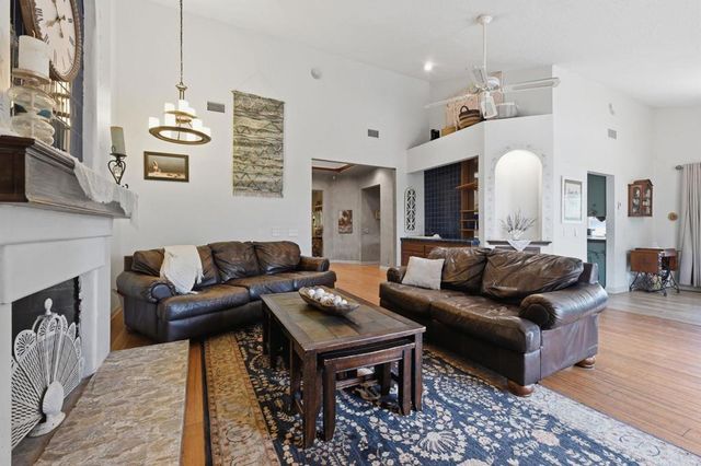 10190 Rayford Drive, Escondido, CA 92026