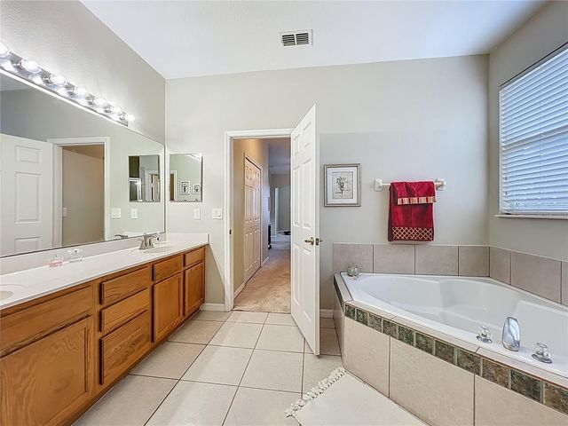 5218 SMOKEY WATER LANE, Oviedo, FL 32765