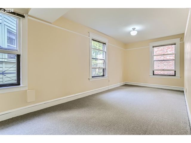 2167 Sw YAMHILL St, Portland, OR 97035
