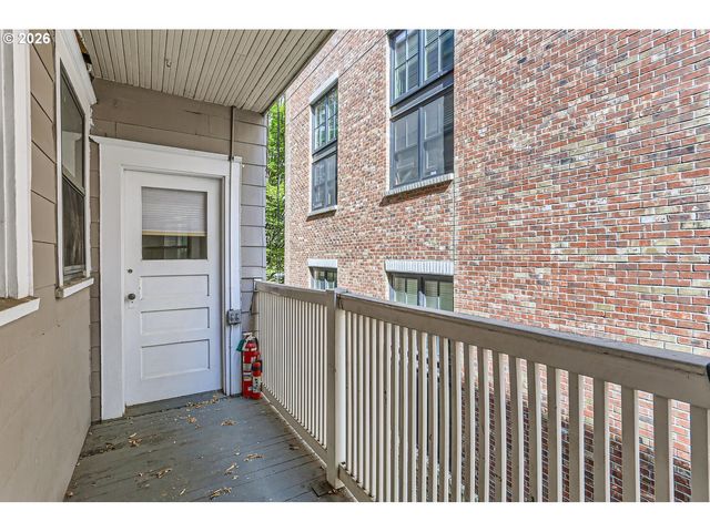 2167 Sw YAMHILL St, Portland, OR 97035