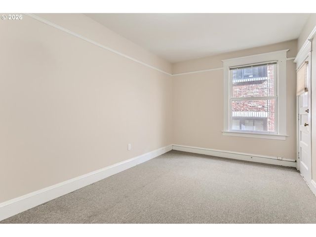 2167 Sw YAMHILL St, Portland, OR 97035