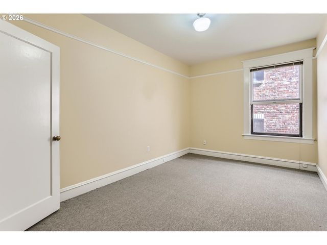 2167 Sw YAMHILL St, Portland, OR 97035
