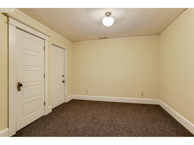 2167 Sw YAMHILL St, Portland, OR 97035