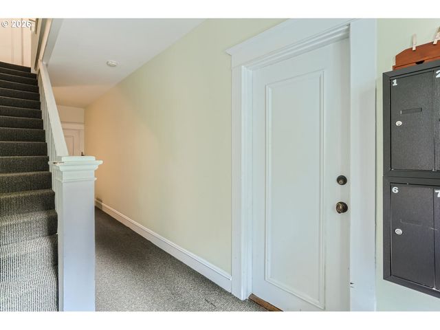 2167 Sw YAMHILL St, Portland, OR 97035