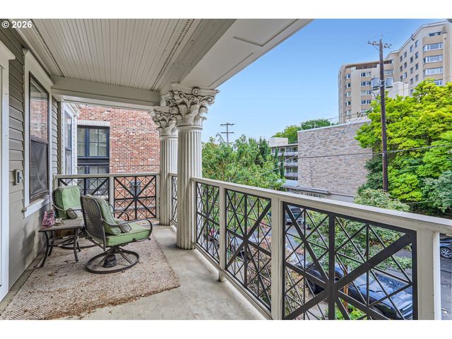 2167 Sw YAMHILL St, Portland, OR 97035
