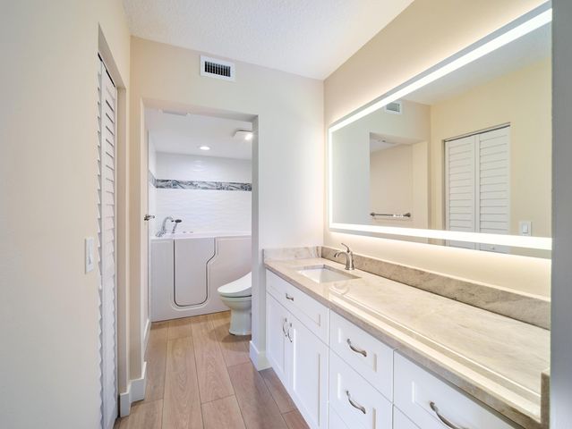 1101 Pinecrest Circle E, Jupiter, FL 33458