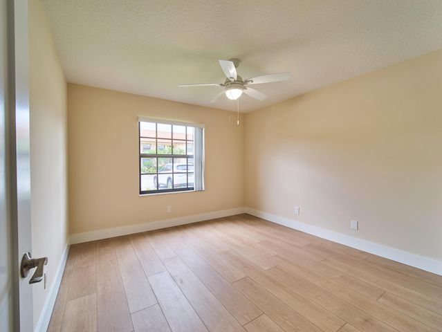 1101 Pinecrest Circle E, Jupiter, FL 33458