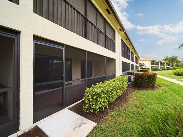 1101 Pinecrest Circle E, Jupiter, FL 33458