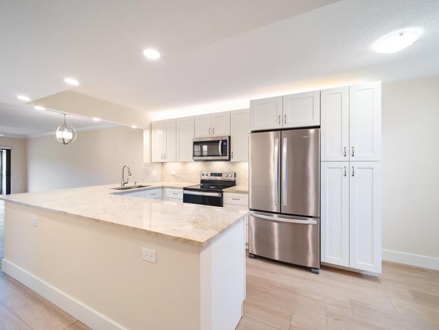 1101 Pinecrest Circle E, Jupiter, FL 33458