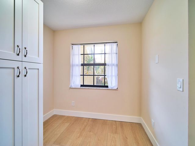 1101 Pinecrest Circle E, Jupiter, FL 33458