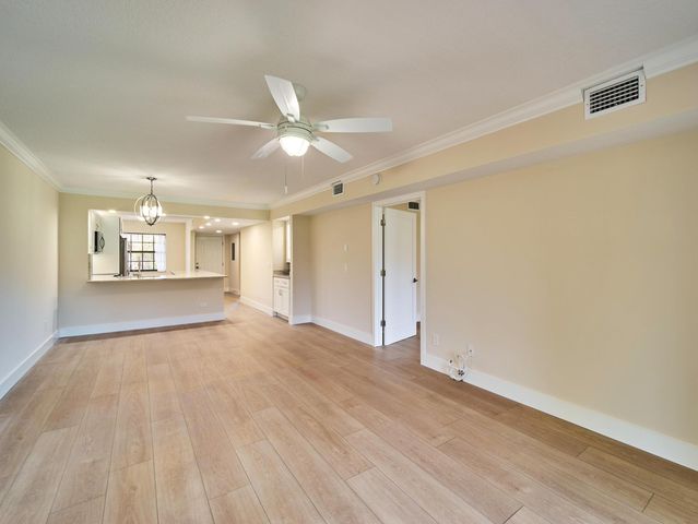 1101 Pinecrest Circle E, Jupiter, FL 33458