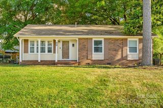 4713 Woodway Place, Charlotte, NC 28208
