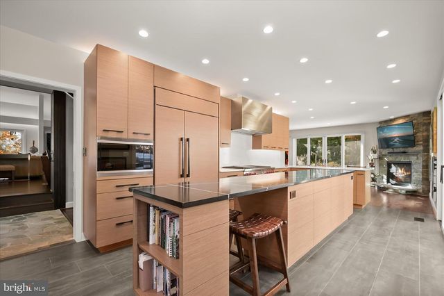 668 BROADWATER WAY, Gibson Island, MD 21056