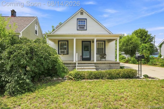2234 Grange Road, Trenton, MI 48183