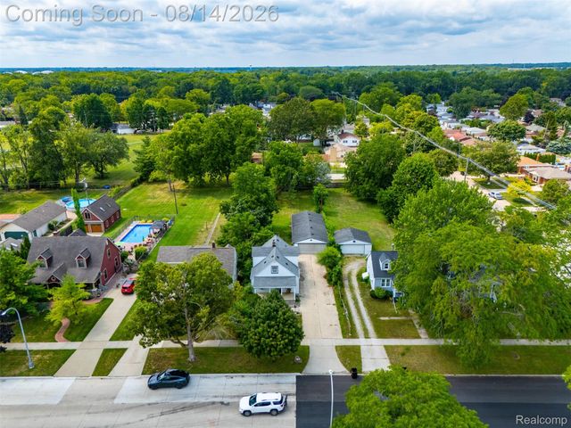 2234 Grange Road, Trenton, MI 48183
