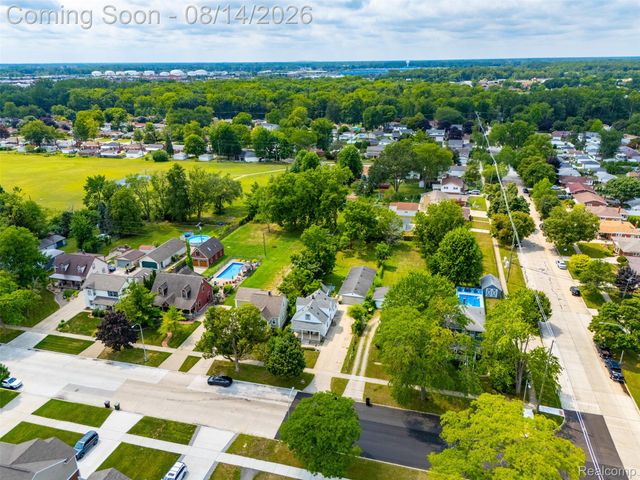 2234 Grange Road, Trenton, MI 48183