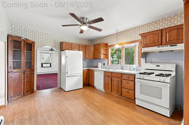 2234 Grange Road, Trenton, MI 48183