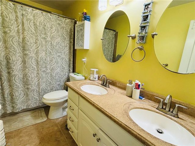 846 South Lake CIR, Chesapeake, VA 23322