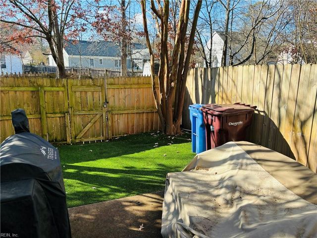 846 South Lake CIR, Chesapeake, VA 23322