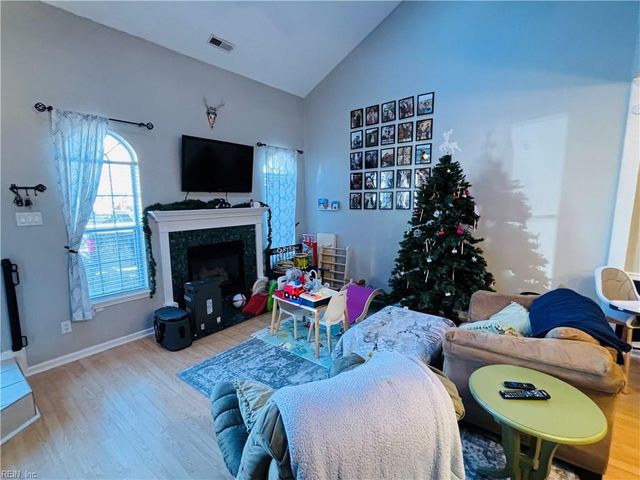 846 South Lake CIR, Chesapeake, VA 23322