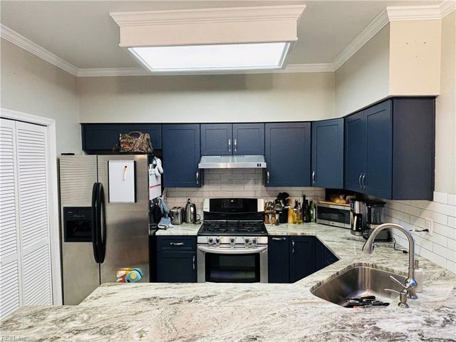 846 South Lake CIR, Chesapeake, VA 23322