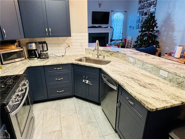 846 South Lake CIR, Chesapeake, VA 23322