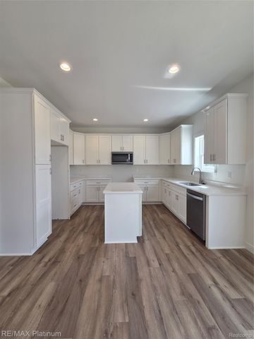 13104 Stony Brook Pass, Fenton Charter Township, MI 48451